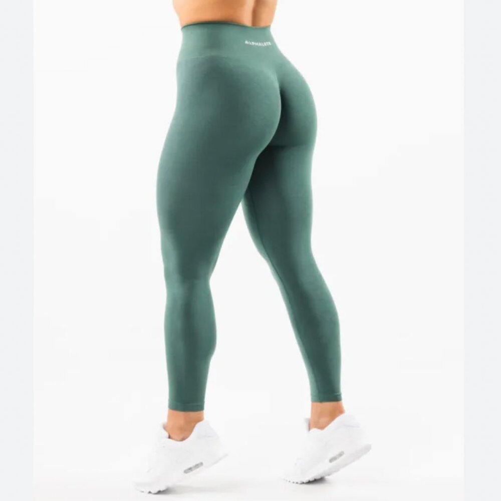 Alphalete Amplify Legging, size Small - Sage
